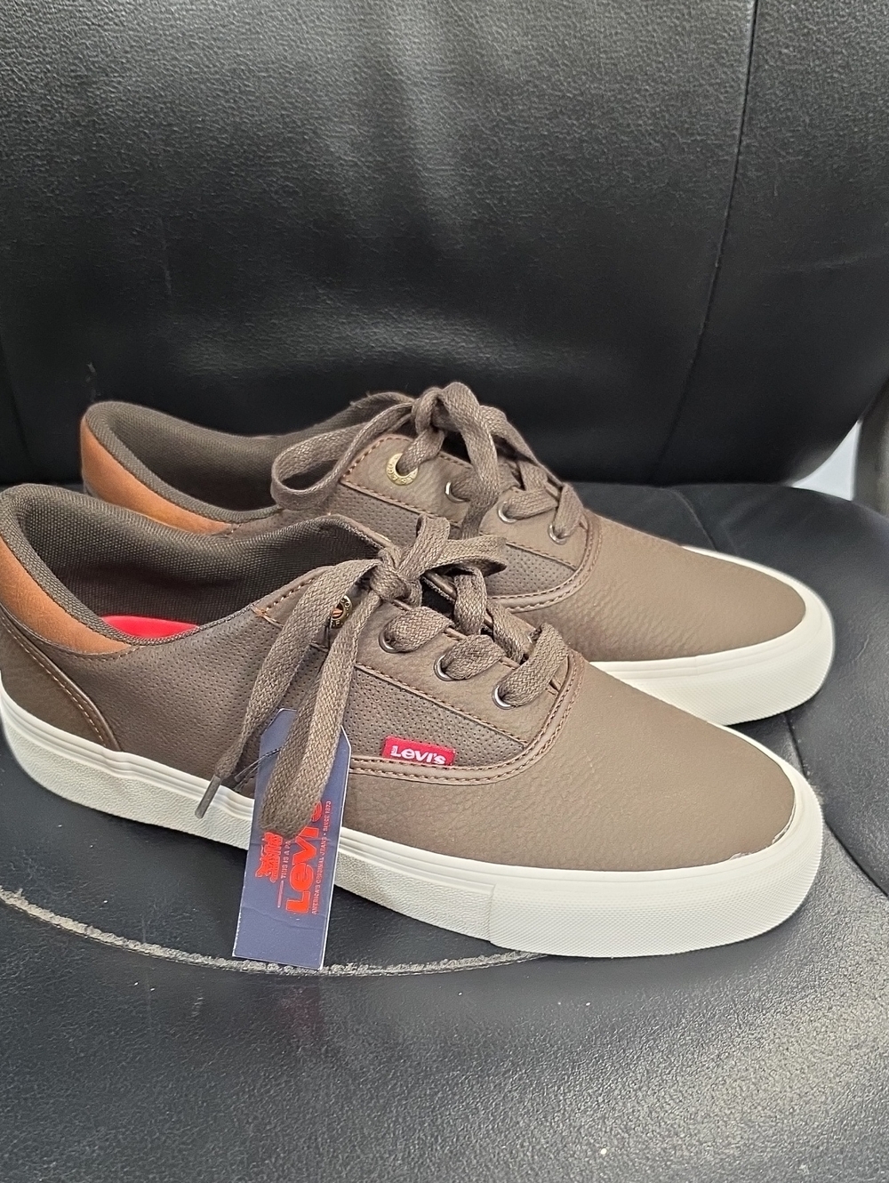 Levi's Men's Brown and White Low-Top Sneakers